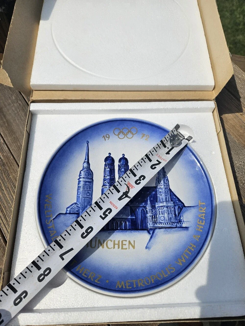 VINTAGE 1972 MUNICH OLYMPICS PLATE GOEBEL GERMANY MUNCHEN 3d EFFECT BLUE W/ BOX